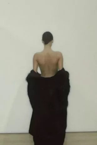 粉丝们担心坎耶·维斯特的妻子，比安卡·森索里在格莱美上的表演加倍了