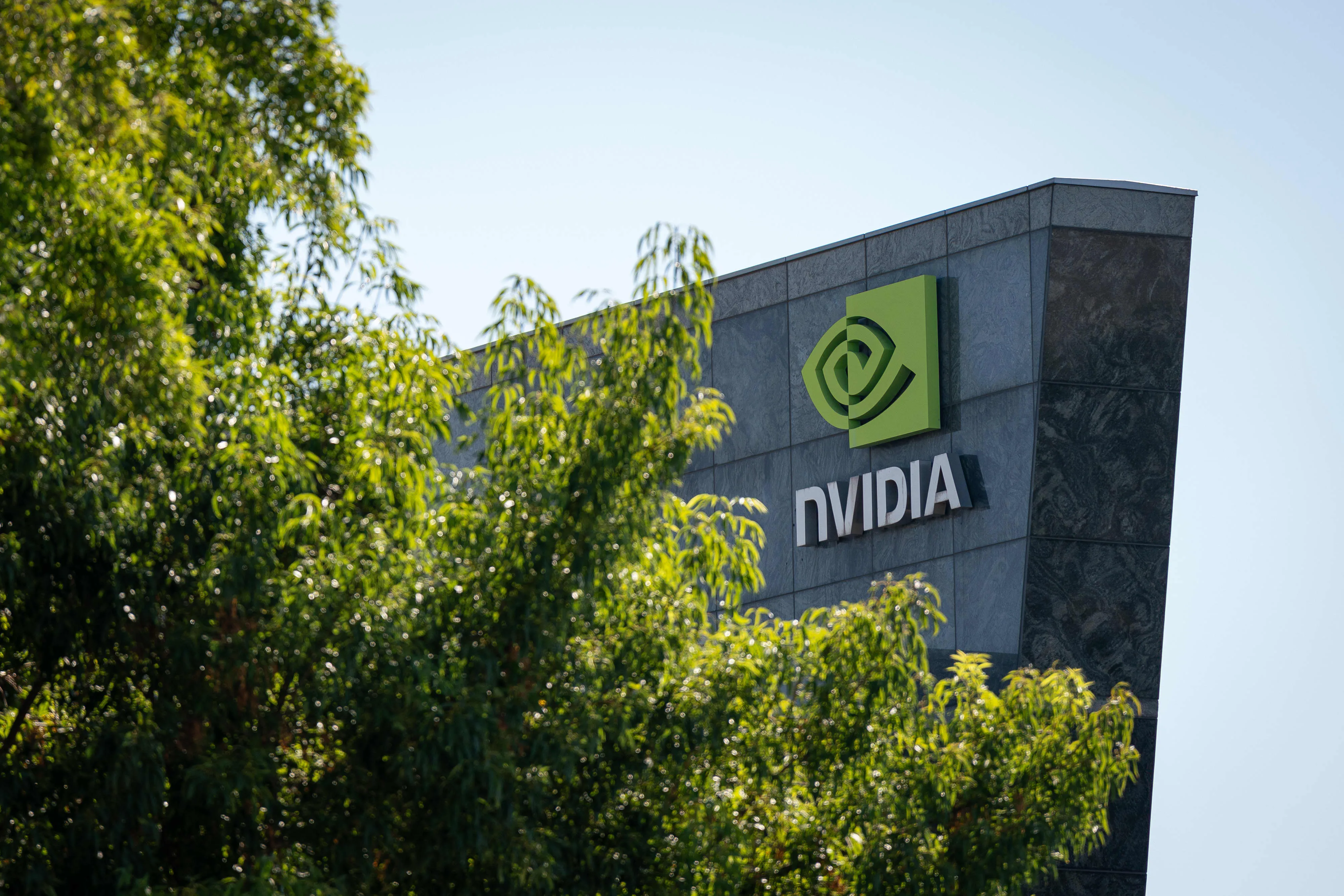 投资策略:英伟达公司(Nvidia Corp .)准备在美国银行上调目标股价之际实现股市增长