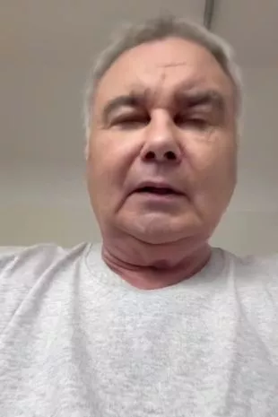 埃蒙·霍姆斯分享了他的健康状况,他开始谈论“艰难”的复苏