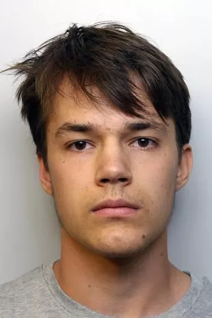 在捅死“烦人的”妹妹后,青少年在警察电话里说了六个令人不寒而栗的话