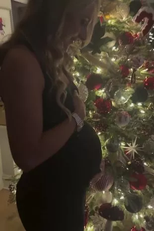 劳拉·肯尼宣布她怀孕了,奥运英雄透露了过去的婴儿悲剧