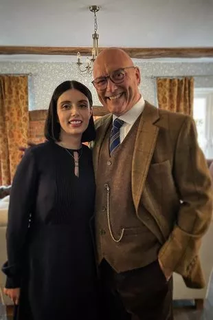 格雷格·华莱士戏剧性的四次婚姻和两个妻子是他在推特上认识的